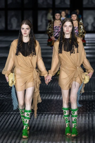 Look 36
